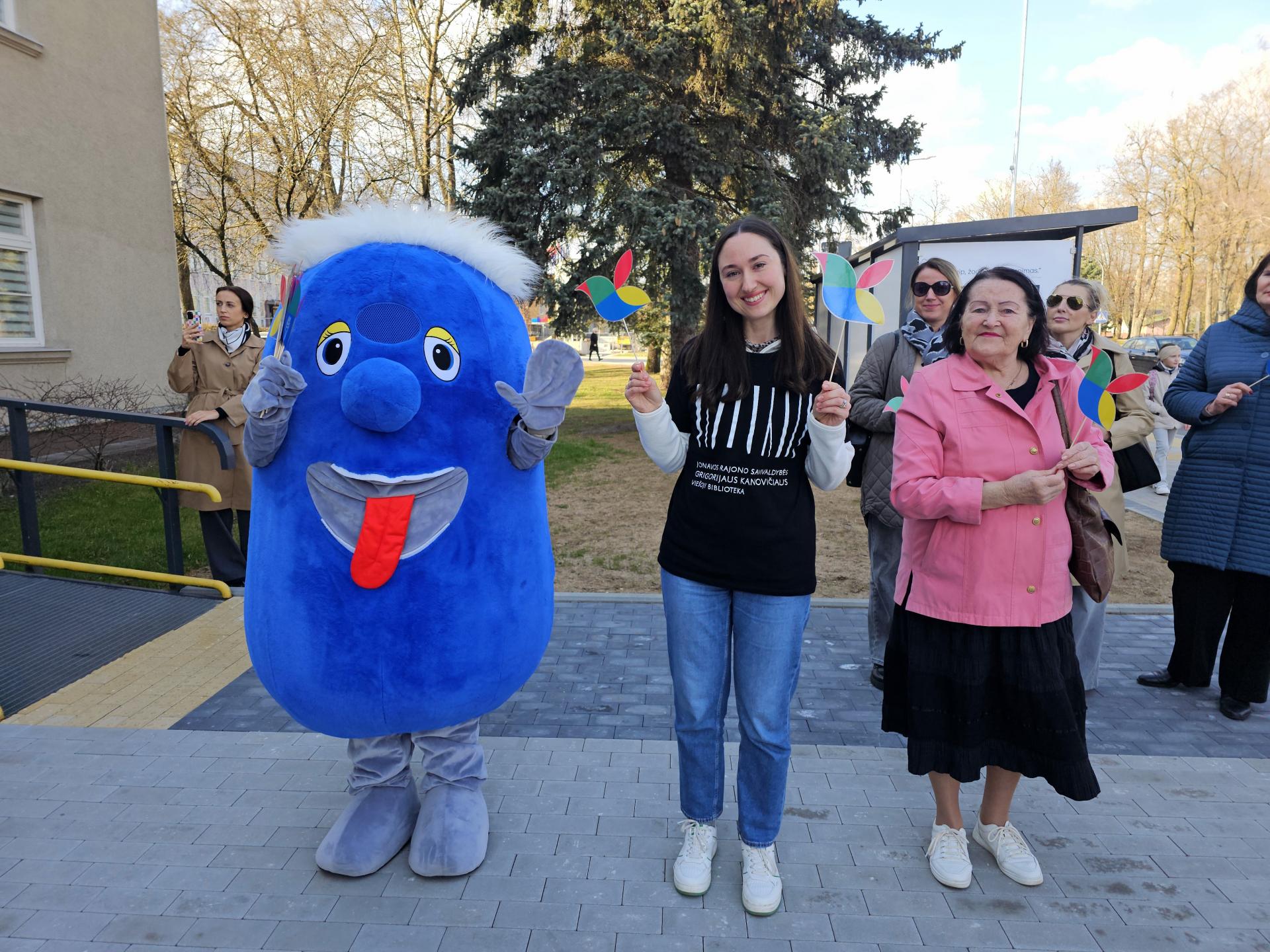 Stotelės atidarymo akcijos akimirkos