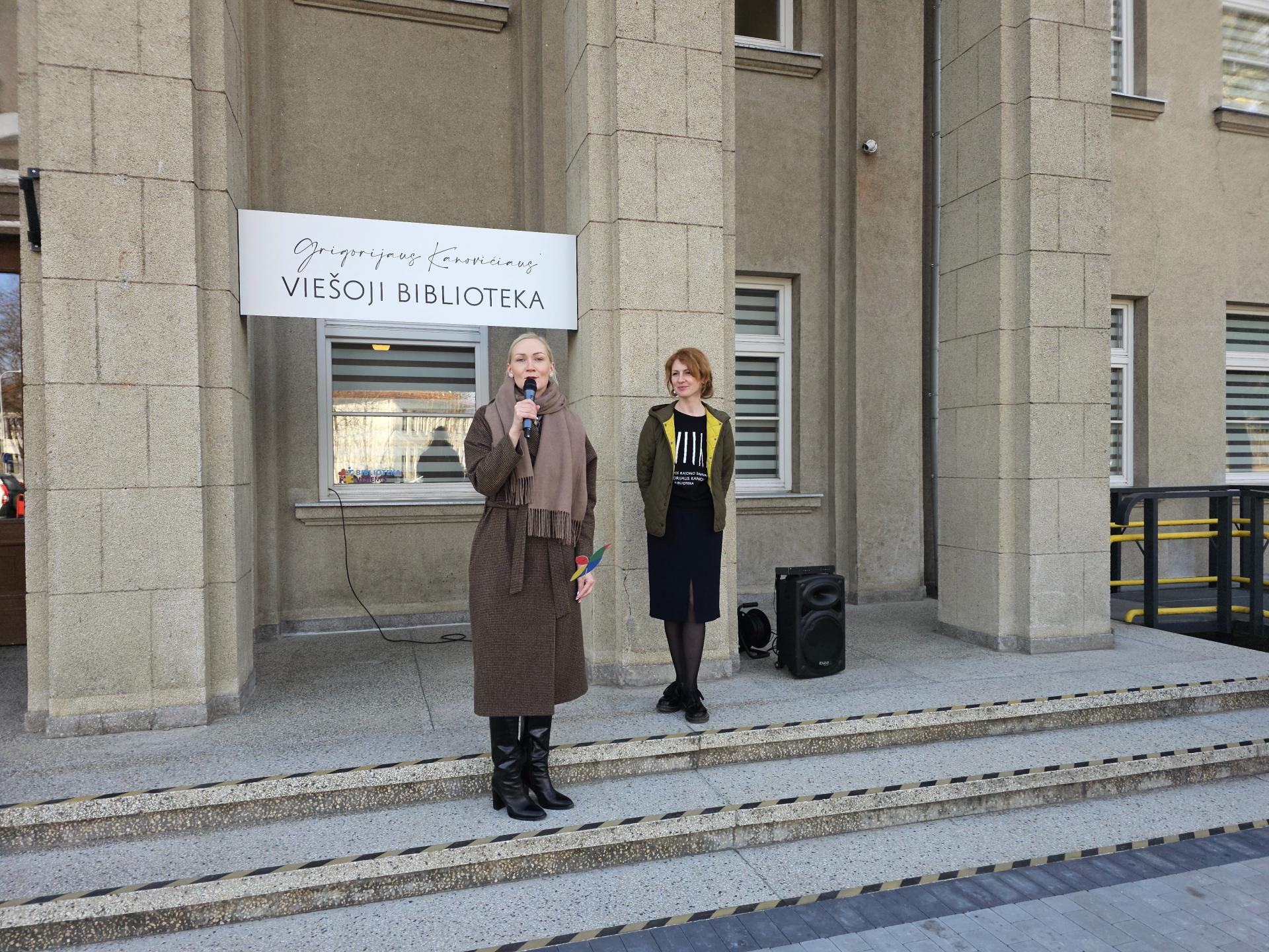 Stotelės atidarymo akcijos akimirkos